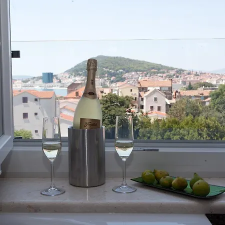 Authentic Luxury Konukevi 4*