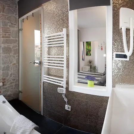 Authentic Luxury Konukevi