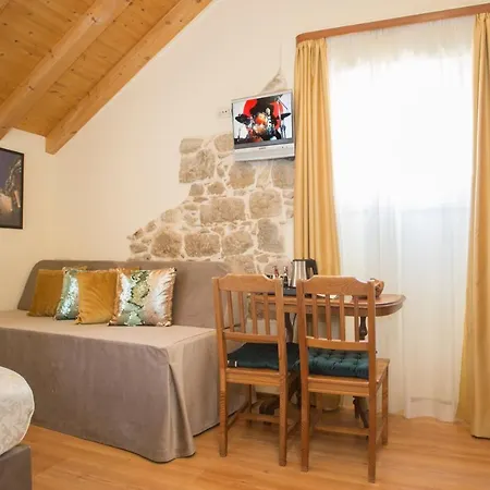 Konukevi Authentic Luxury 4*