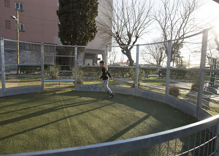 オーセンティック ラグジュアリー ルームス