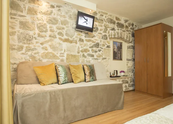 オーセンティック ラグジュアリー ルームス スプリト