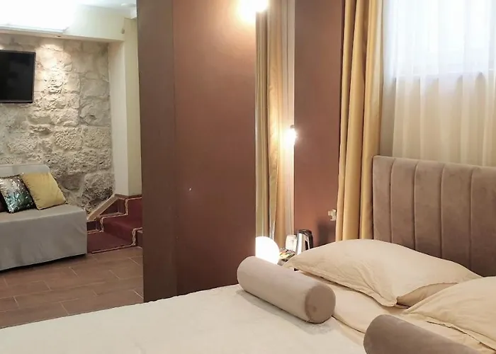 オーセンティック ラグジュアリー ルームス スプリト