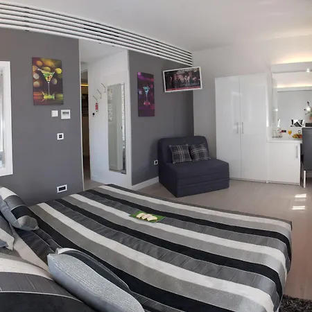 Гостьовий будинок Authentic Luxury Спліт