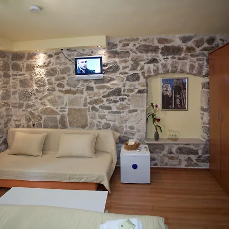 Authentic Luxury Гостьовий будинок