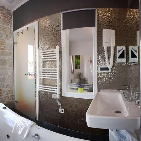 Authentic Luxury Maison d'hôtes