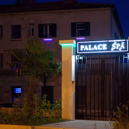 Authentic Luxury Спліт