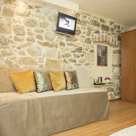 Authentic Luxury Спліт