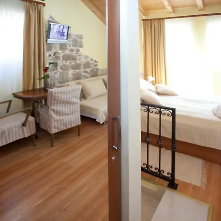 Pensión Authentic Luxury Split