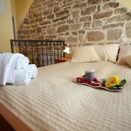 Гостьовий будинок Authentic Luxury 4*