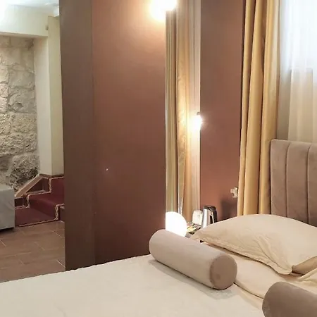 Authentic Luxury Спліт