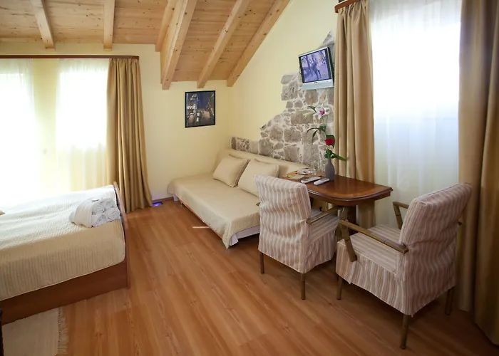 Authentic Luxury Split