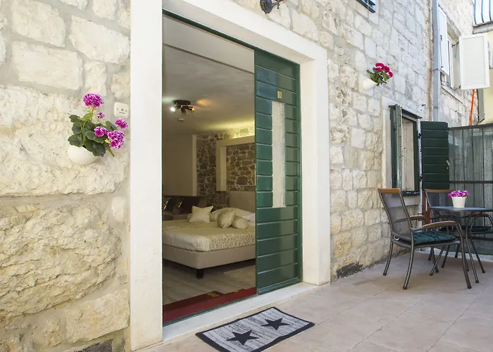 Authentic Luxury Split