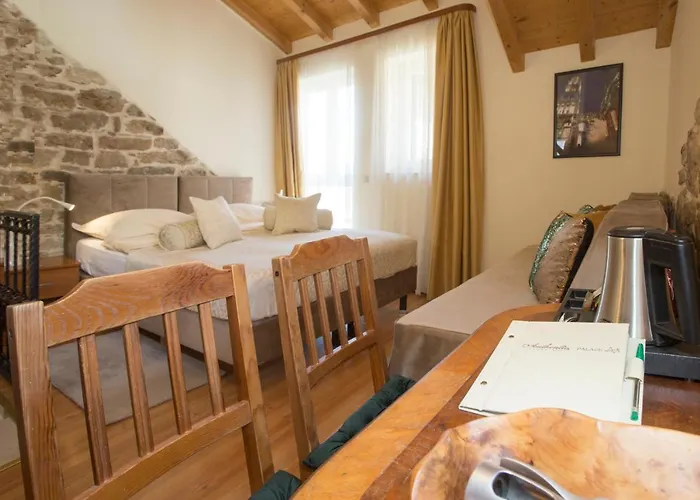 Authentic Luxury Split